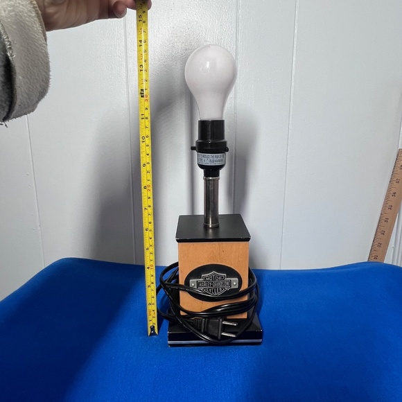 |•HARLEY-DAVIDSON•| Small Woodgrain Lamp Metal HD Logo - Picture 8 of 10